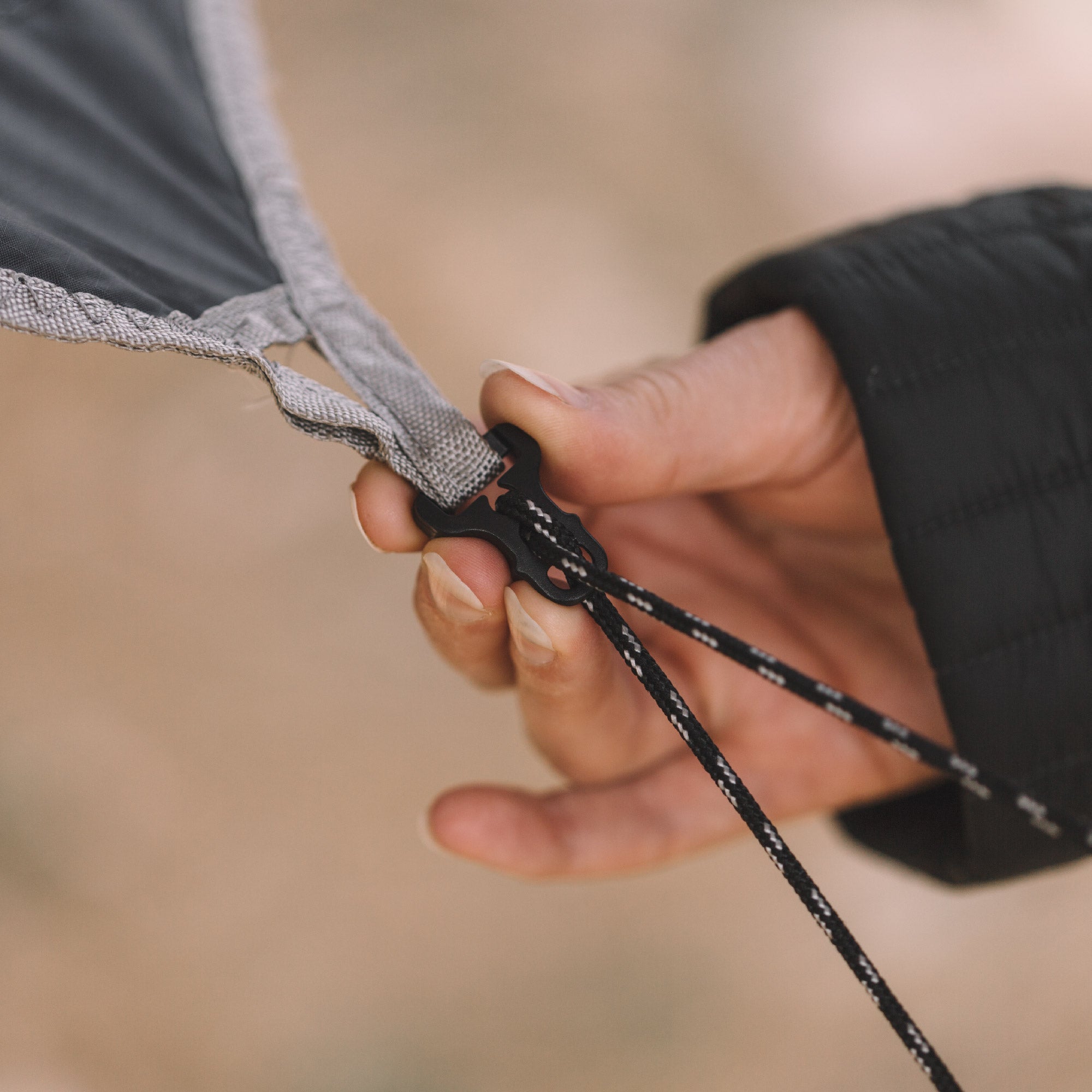 Waterproof hammock tarps help you to stay dry when it rains while camping.
